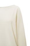 Gebreide trui van het merk Yaya met boothals, gebreibde boorden en lange mouwen met open schouder details in de kleur wool white.