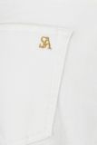 Witte korte denim broek met gouden knopen.