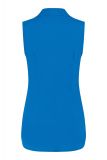 Achterzijde van de mouwloze travelblouse met klassieke kraag en aangesloten fit van het merk Studio Anneloes in de kleur cobalt.