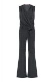 Mouwloze jumpsuit met V-hals en all-over stippenprint van het merk Studio Anneloes in de kleur zwart/ivory.