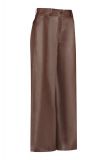 Faux leather broek met wijde rechte pijpen met een knoop/ritssluiting en een tailleband met riemlusjes van het merk Studio Anneloes in de kleur chestnut.