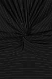 Pinstripe travelshirt met lange mouwen, V-hals engetwist detail van het merk Studio Anneloes in de kleur zwart/off white.