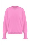 Fijn gebreide wollen pullover met ruffles en ronde hals van het merk Studio Anneloes in de kleur pink.