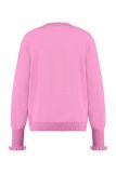 Fijn gebreide wollen pullover met ruffles en ronde hals van het merk Studio Anneloes in de kleur pink.