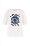 T-Shirt van het merk Studio Anneloes met ronde hals, korte mouw en opdruk aan de voorzijde in de kleur wit.