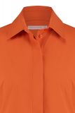 Travelblouse van het merk Studio Anneloes met blinde knoopsluiting, blousekraag en lange mouwen zonder manchetten in de kleur orange.