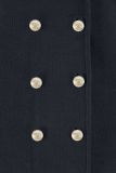 Gebreide blazer van het merk Studio Anneloes met dubbele rij goudkleurige knopen en een reverskraag in de kleur donker blauw.