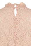 Kanten top met korte mouwen en hoge hals met knoopsluiting in de nek van het merk Studio Anneloes in de kleur blush.