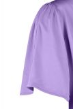 Satinlook T-shirt van het merk Studio Anneloes met wijde korte mouw met plooien en V-hals/ronde hals op 2 manieren te dragen in de kleur lila.