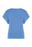 Gebreide top met ronde hals en aangebreide korte mouw van het merk Studio Anneloes in de kleur shirt blue.