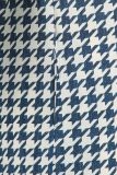 Lange travel blouse met doorlopende knoopsluiting, een kraag en borstzakjes van het merk Studio Anneloes in de kleur kit/denim.