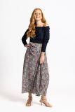 Lange rok met print van het merk Studio Anneloes met plooidetail aan de voorkant in multi colors.