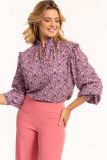 Viscose blouse van het merk Studio Anneloes met all-over print met lange pofmouwen, ruches en gesmockte boorden in de kleuren multi color.