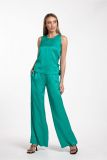 Satinlook jacquard broek van het merk Studio Anneloes met wijde pijpen in de kleur emerald.