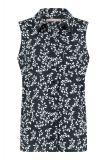 Mouwloze blouse van het merk Studio Anneloes met all-over bloemenprint, blousekraag en knoopsluiting in de kleur donkerblauw/off white.