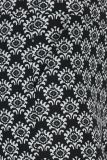 Flairbroek met all over ornament print, steekzakken en een elastische tailleband met riemlusjes van het merk Studio Anneloes in de kleur zwart/wit.