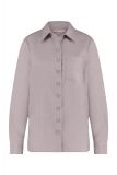 Linnen blouse van het merk Studio Anneloes met blousekraag, stoffen knoopjes borstzak en lange mouwen met manchetten in de kleur taupe.