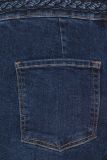 Spijkerbroek van het merk Studio Anneloes met gevlochten detail op het tailleband, een knoop/ritssluiting en een recht pijp in de kleur dark jeans.