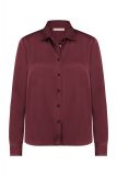 Satinlook blouse van het merk Studio Anneloes met knoopsluiting, puntkraag en lange mouwen met manchetten in de kleur bordo.