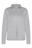Satinlook blouse van het merk Studio Anneloes met knoopsluiting, puntkraag en lange mouwen met manchetten in de kleur light grey.