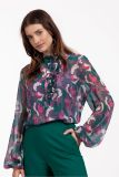 Voile blouse met gedeeltelijke knopenlijst met ruffles, ruffle kraagje en lange bloesende mouwen van het merk Studio Anneloes in de kleur deep purple/dark green.