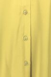Satinlook blouse van het merk Studio Anneloes met ronde hals, knoopsluiting, plooien bij de schouders en lange mouwen met elastieken boordjes in de kleur lime.