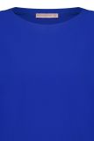 Travelshirt van het merk Studio Anneloes met ronde hals, lange mouwen en power shoulders in de kleur azure.