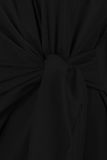 Travelblouse van het merk Studio Anneloes met blousekraag, lange mouwen en twist in de taille in de kleur zwart.