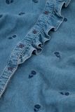 Embroidery spijkerblousje met ruffles, lange mouwen met manchetten en regular fit van het merk Studio Anneloes in de kleur mid jeans.