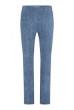 Travelbroek met elastieken tailleband met riemlusjes, steekzakken en smalle pijpen van het merk Studio Anneloes in de kleur jeans blauw.