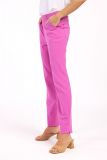 Donker roze broek van stevig travelkwaliteit met elastieken tailleband van het merk Studio Anneloes.