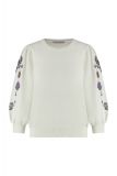 Pullover met lange mouwen met bloemen van pailletten en ronde hals van het merk Studio Anneloes in de kleur off white.