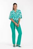 Flairtrousers van Studio Anneloes met elastiek in de tailleband en handige zakken voor in de kleur smaragd.