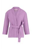 Gevoerd open jasje met strikceintuur met 3/4 mouwen en grote steekzakken van het merk Studio Anneloes in de kleur lila pink.