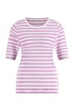 Getailleerde fijnbrei pullover met streep dessin en korte mouwen van het merk Studio Anneloes in de kleur off white/lila pink.