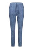 Travelbroek van het merk Studio Anneloes met tailleband met rijgkoord en broekpijpen met klein splitje in de kleur mid jeans.