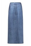 Maxi rok van travelstof met rijgkoord van het merk Studio Anneloes in de kleur mid jeans.
