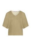 Satijnen shirt met regular fit, korte mouwen en V-hals van het merk Studio Anneloes in de kleur goud.