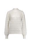 Ajour pullover van het merk Studio Anneloes met geribde boorden, hoge hals, gevlochten detail bij de mouwinzet en knoopjes met parels op de schouder in de kleur off white.