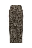 Lange rok in een allover leopard print van het merk Studio Anneloes met knoop/ritssluiting, riemlussen en een split aan de voorkant in de kleur latte/zwart.