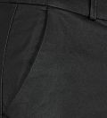 Stretch broek met aangesloten fit en lichte glans met lengte op de enkel van het merk Freequent in de kleur zwart.