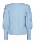 Top van het merk Freequent met ballonmouwen met brede boorden in de kleur chambray blue.