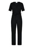 Jumpsuit met overslag met V-hals, bijpassend strikceintuur en korte mouwen van het merk  Sisters Point in de kleur zwart.