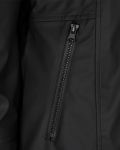 Regenjas met capuchon en ritssluiting van het merk Freequent in de kleur zwart.