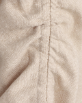 Linnenmix blousetop van het merk Freequent met kraag, V-hals en lange mouwen met plooien en strikkoord in de kleur zand.