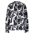 Wijde blouse van het merk Nukus met all-over print en lange mouwen met ruches aan de mouwuiteinden in de kleur off white/navy.