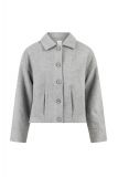 Kort jasje met puntkraag en knoopsluiting in de kleur light grey Josephine & Co.