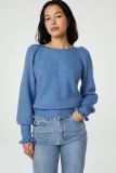 Blauwe gebreide trui van Fabienne Chapot.