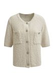 Gebreid vestje van het merk Milano met korte mouwen, knoopsluiting en twee borstzakken in de kleur off white.