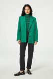 Corduroy blazer van het merk Fabienne Chapot met opgestikte zakken, een reverskraag en knoopsluiting in de kleur feeling green.